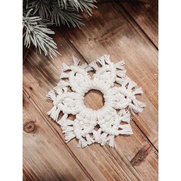 Snowflake Ornaments White Christmas Tree Decorations‎ Handmade Macrame Set of 2 - Picture 3 of 5